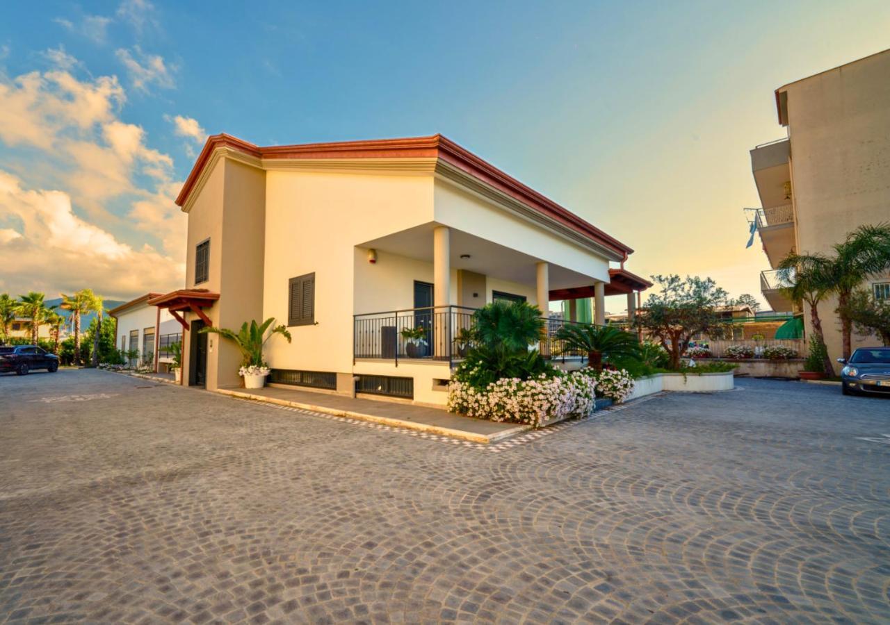 Villa Dei Cesari Bed & Breakfast Santa Maria La Carità Exteriör bild